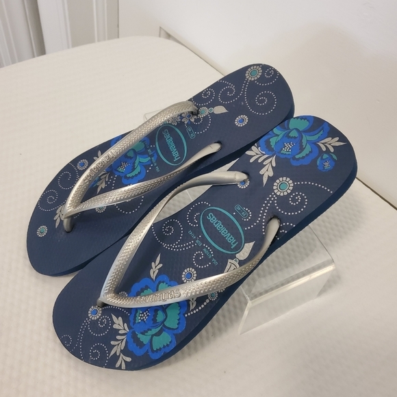 Havaianas Silver With Blue Floral Print Flip Flops Size 39/40=9/10, Casual Comfy - Picture 3 of 8